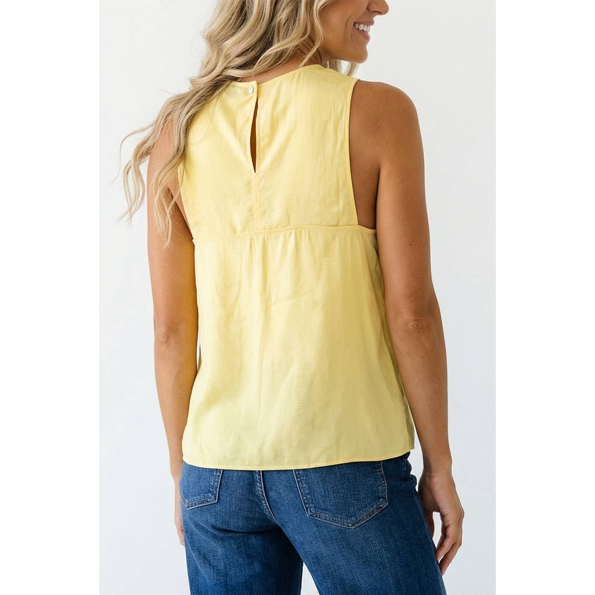 Relaxed Sleeveless Back Keyhole Top