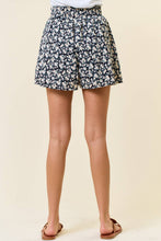 Load image into Gallery viewer, Floral Drawstring Wide Leg Shorts