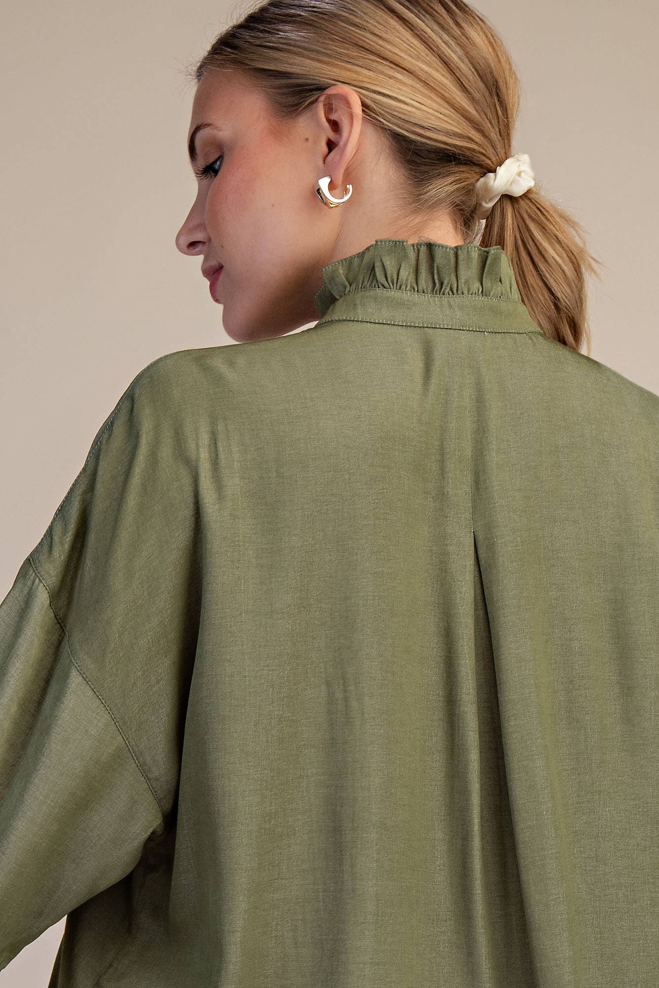 Ruffle V-neck Wide Short Sleeve Shirt