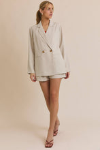 Load image into Gallery viewer, Front Pleated Shorts