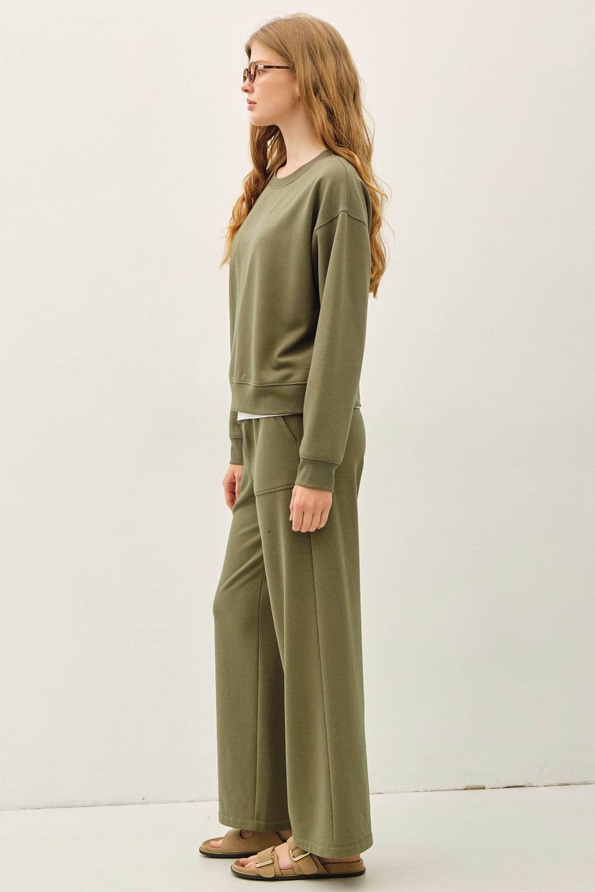 Cropped Cloud Fleece Sweatshirt