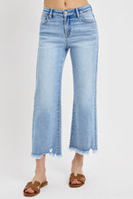 Load image into Gallery viewer, Mid Rise Crop Straight Jeans
