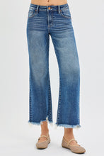Load image into Gallery viewer, Mid Rise Crop Straight Jeans
