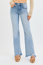 Load image into Gallery viewer, TC Mid Rise Frayed Hem Flare Jeans
