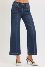 Load image into Gallery viewer, Mid Rise Crop Front Seam Wide Jeans
