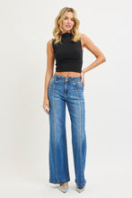 Load image into Gallery viewer, High Rise Curved Seam Wide Leg Jeans
