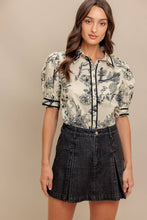 Load image into Gallery viewer, Collared Contrast Trim Woven Top
