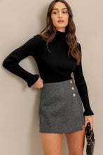 Load image into Gallery viewer, Woven Three Button Skort
