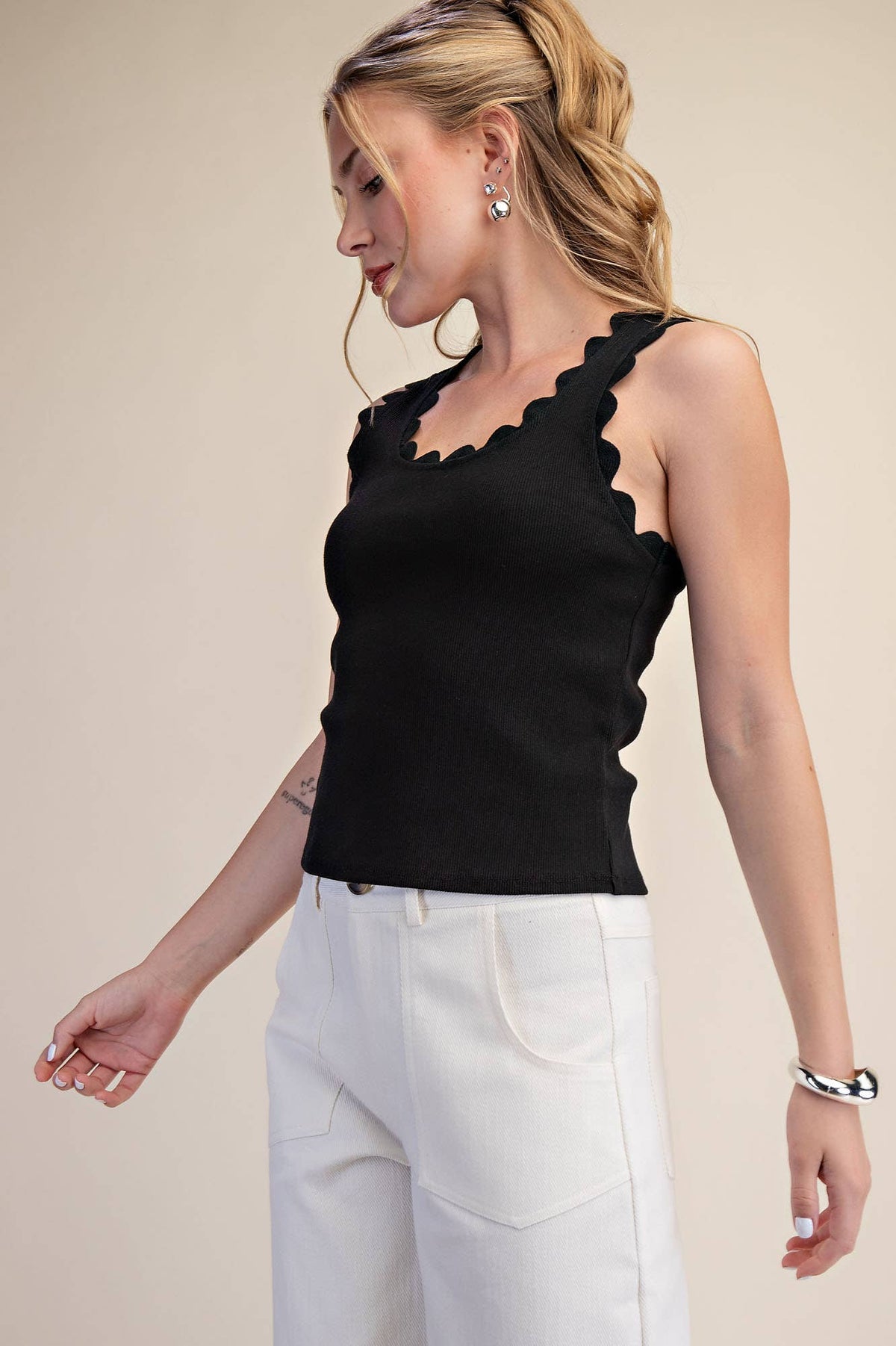 Scallop Scoop Neck Sleeveless Knit Top