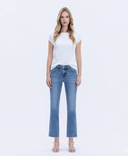 Load image into Gallery viewer, Mid Rise Raw Hem Crop Straight Jeans
