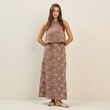 Load image into Gallery viewer, Floral Embroidered Sleeveless Top
