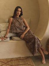 Load image into Gallery viewer, Floral Embroidered Sleeveless Top
