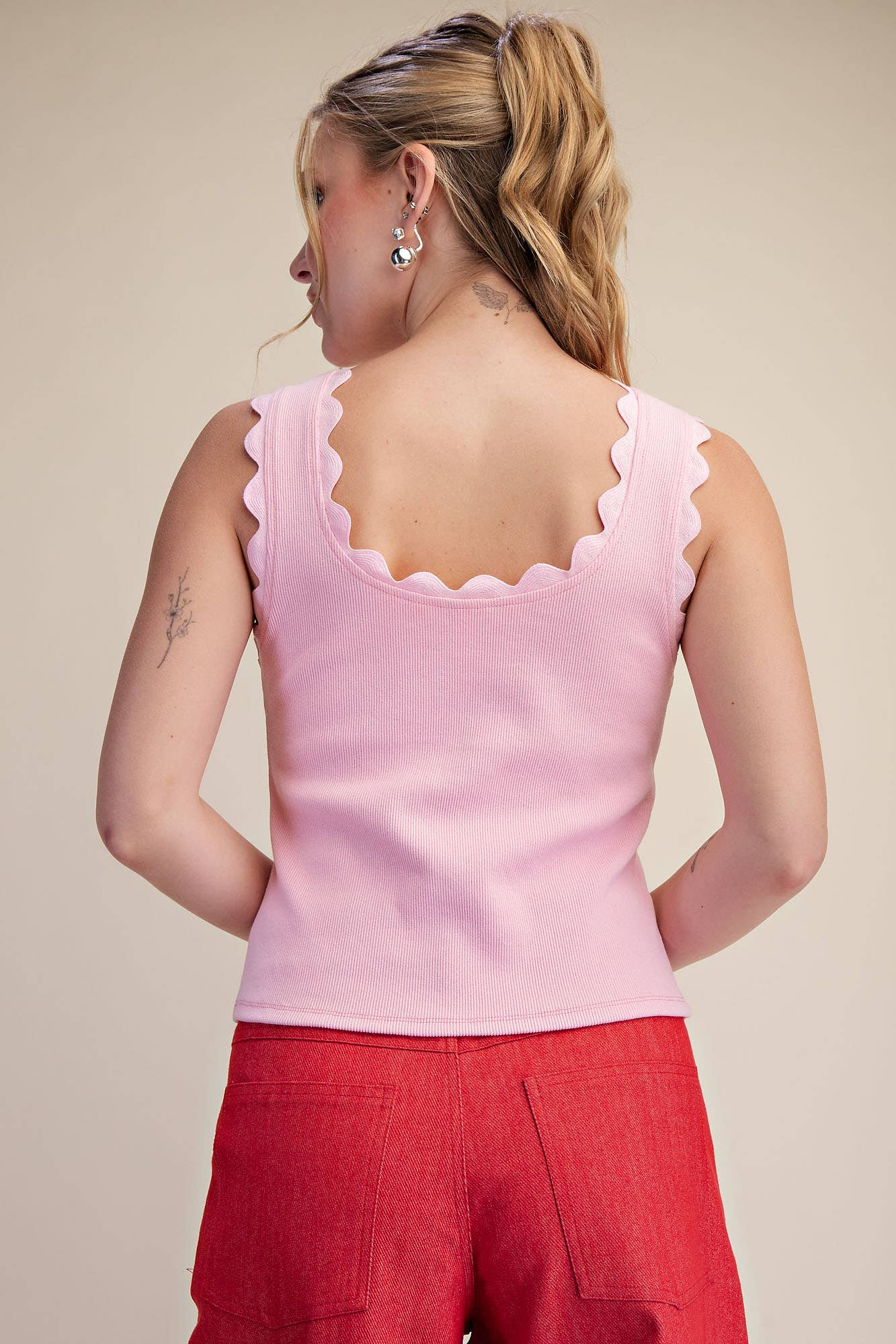 Scallop Scoop Neck Sleeveless Knit Top