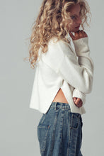Load image into Gallery viewer, Relaxed Fit Button-Up Cardigan
