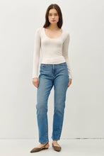 Load image into Gallery viewer, Fitted Basic Scoop Neck Long Sleeve Top
