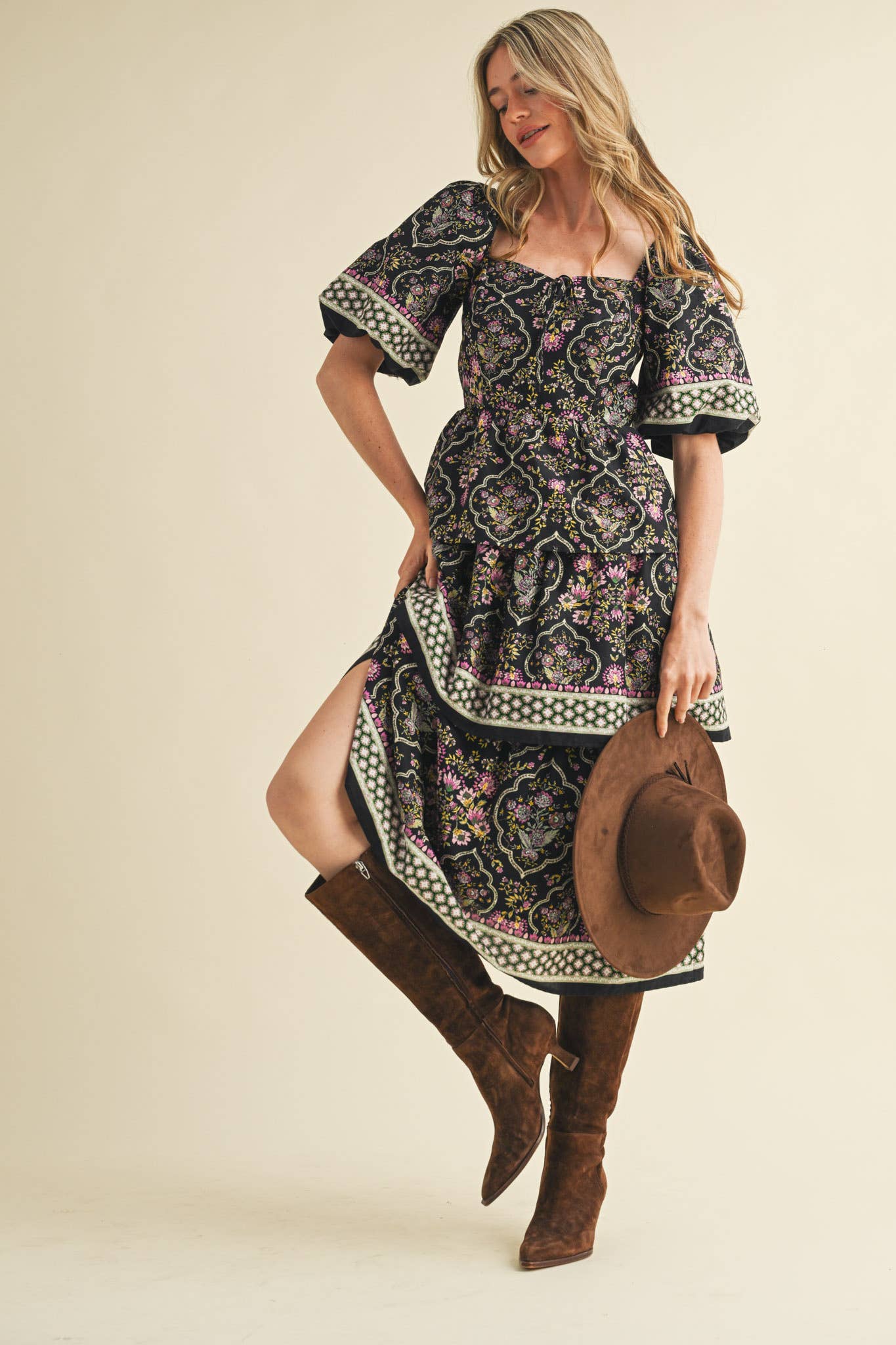 Rental- Border Print Sweetheart Neck Tiered Midi Dress