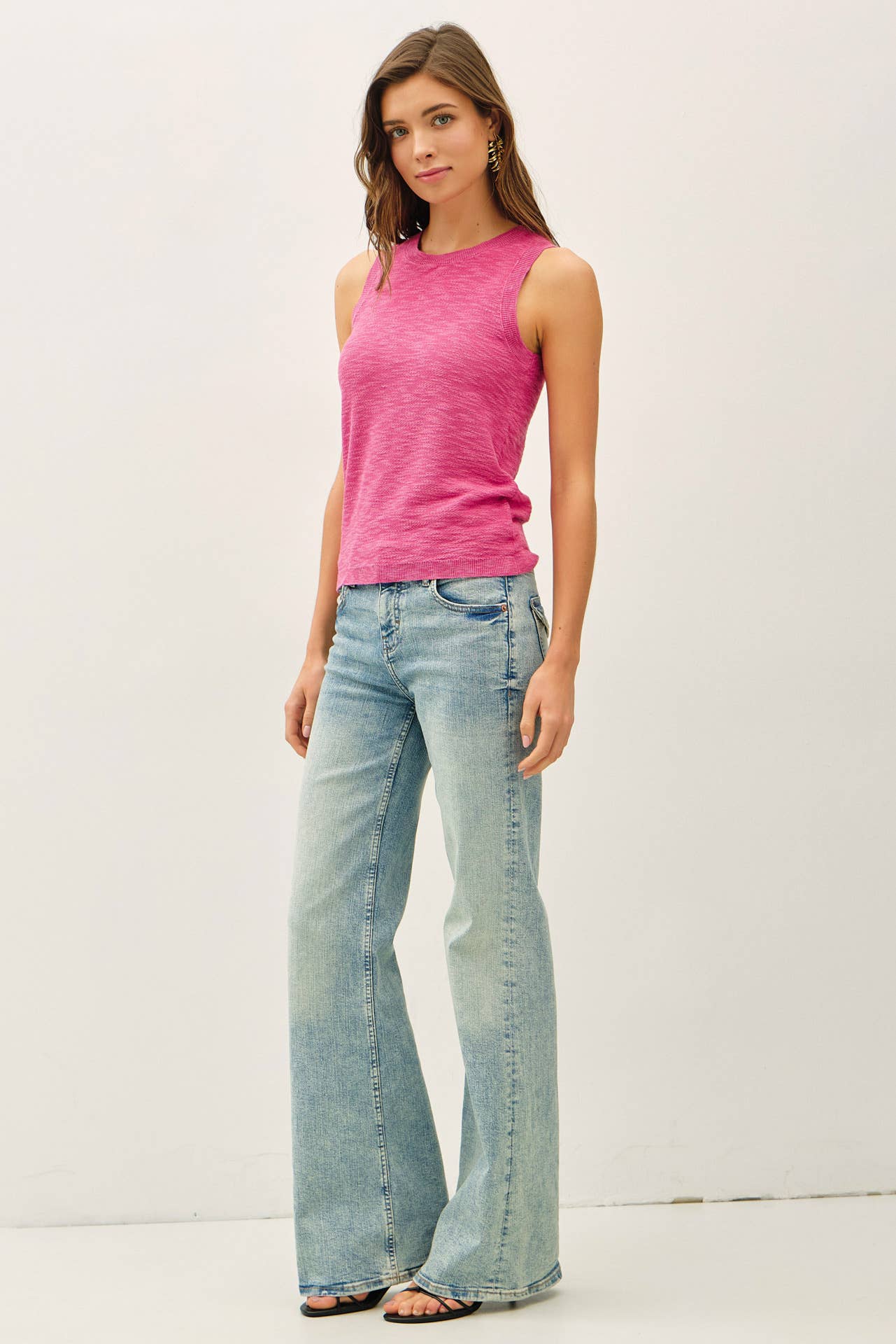 Round Neck Sleeveless Slub Knit Top