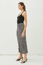 Load image into Gallery viewer, Floral Print Midi Skirt
