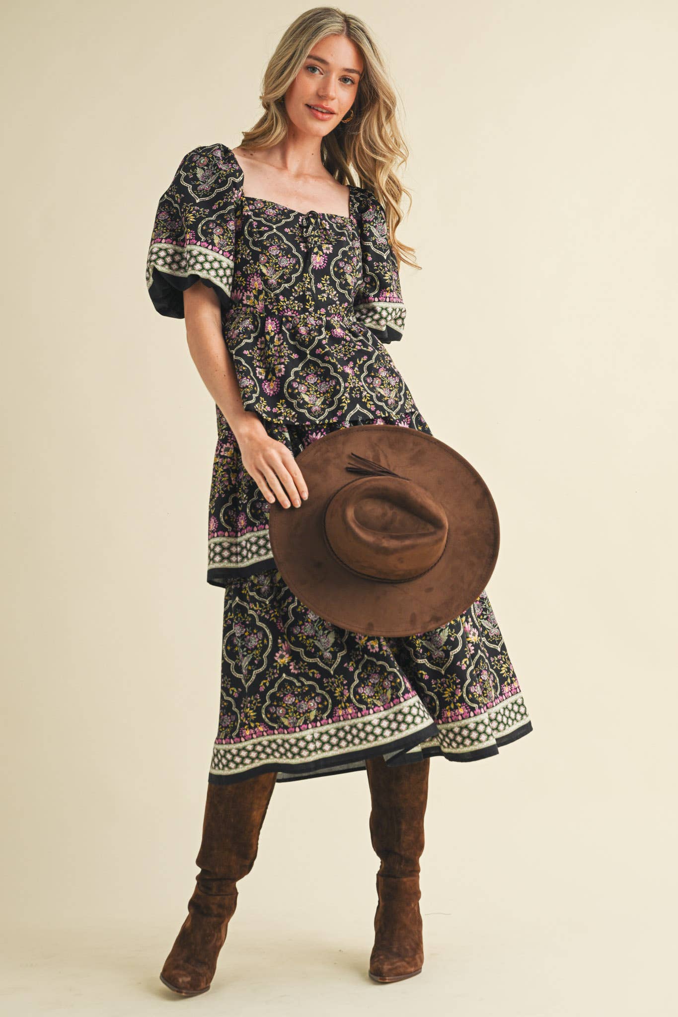 Rental- Border Print Sweetheart Neck Tiered Midi Dress