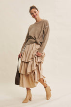 Load image into Gallery viewer, Exposed Contrast Seam Sweater
