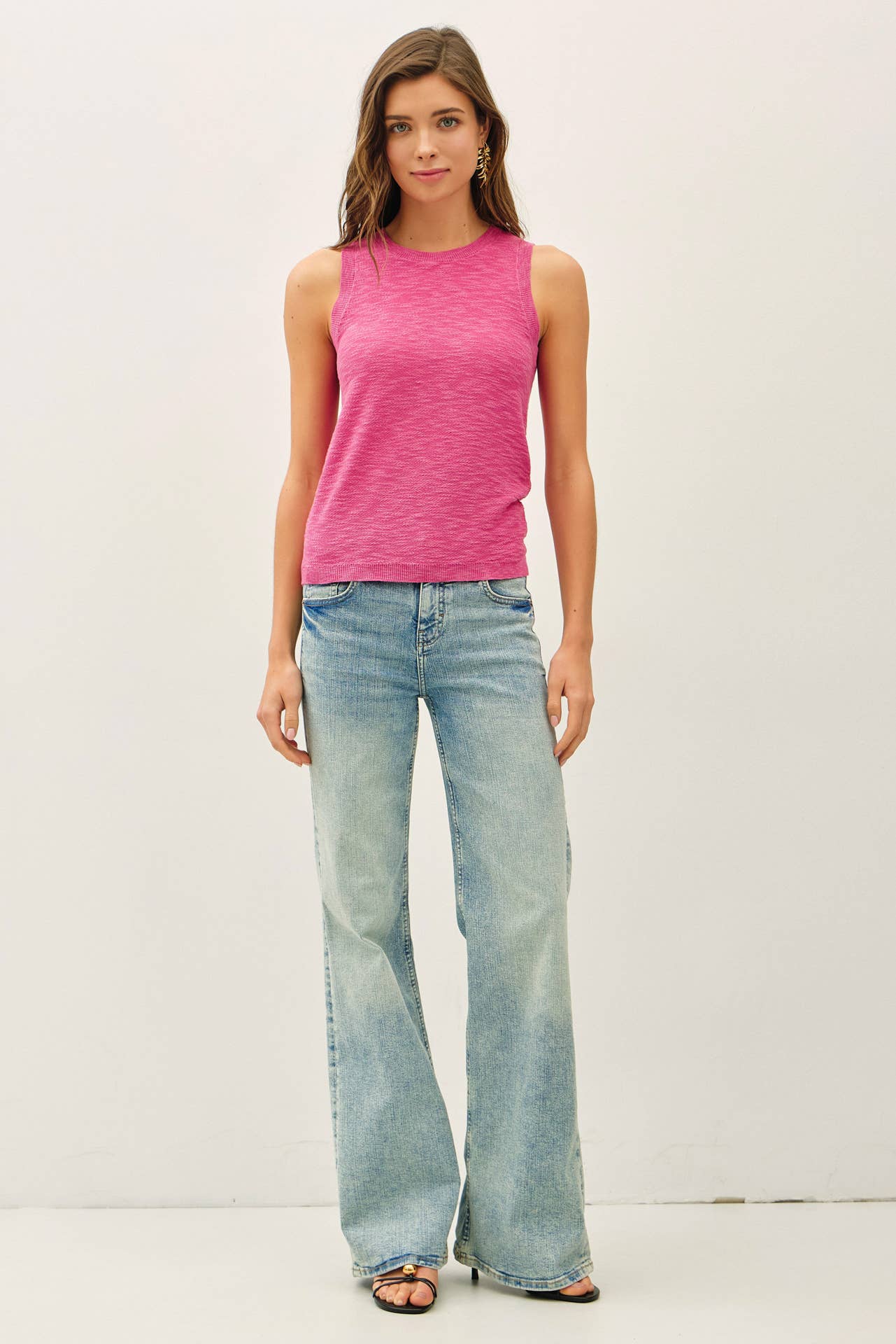 Round Neck Sleeveless Slub Knit Top