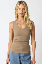 Load image into Gallery viewer, Scoop Front Tank Top

