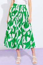 Load image into Gallery viewer, Printed Full Volume Midi Skirt
