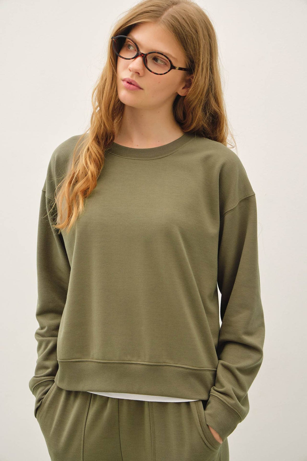 Cropped Cloud Fleece Sweatshirt