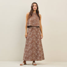 Load image into Gallery viewer, Floral Embroidered Sleeveless Top
