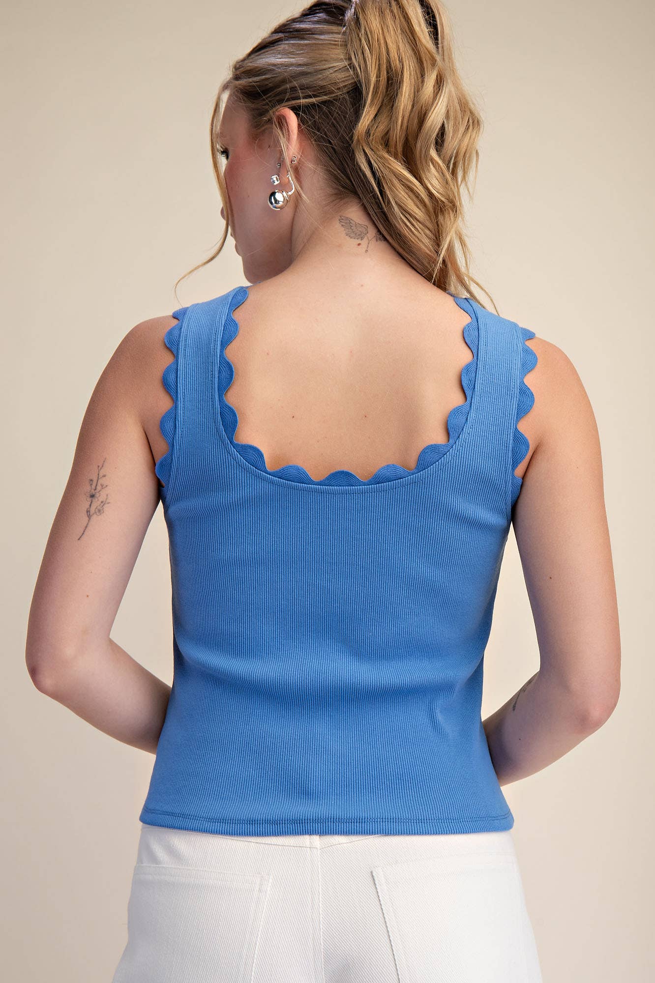 Scallop Scoop Neck Sleeveless Knit Top