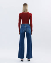 Load image into Gallery viewer, High Rise Raw Hem Slim Wide Jeans
