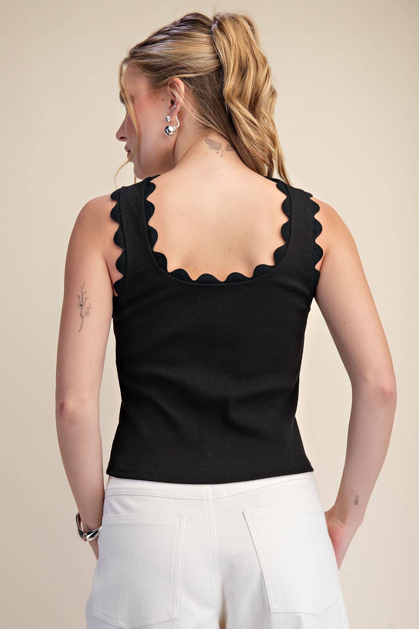 Scallop Scoop Neck Sleeveless Knit Top