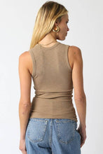 Load image into Gallery viewer, Scoop Front Tank Top
