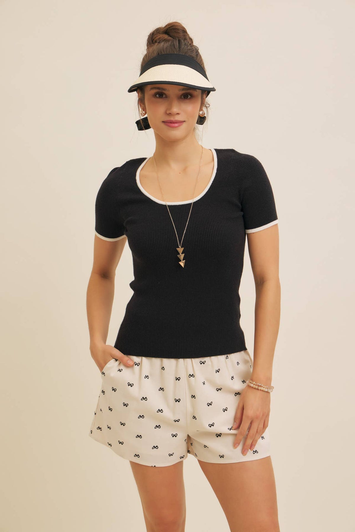 Contrast Edge Scoop Neck Short Sleeve Sweater