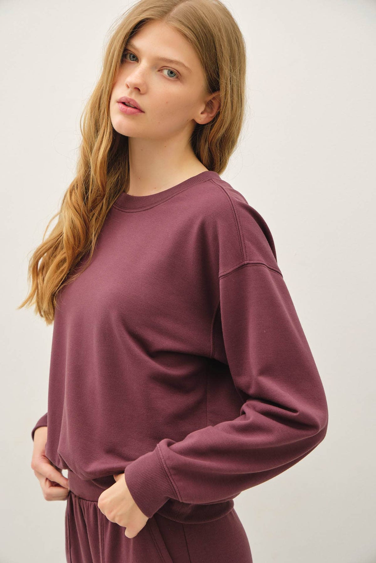 Cropped Cloud Fleece Sweatshirt