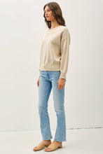 Load image into Gallery viewer, Relaxed Fit Basic Round Neck Sweater
