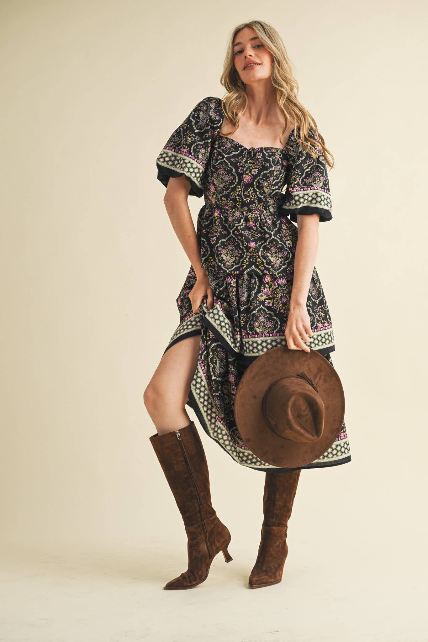 Rental- Border Print Sweetheart Neck Tiered Midi Dress