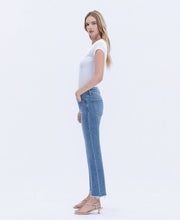 Load image into Gallery viewer, Mid Rise Raw Hem Crop Straight Jeans
