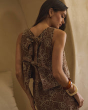 Load image into Gallery viewer, Floral Embroidered Sleeveless Top
